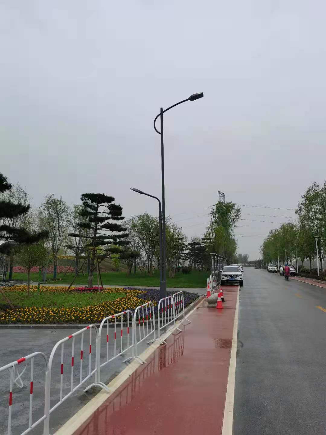 西安三河一山“路灯”项目竣工
